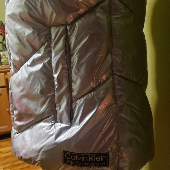 Calvin Klein Silver Bubble Vest...size small - Picture 4 of 4